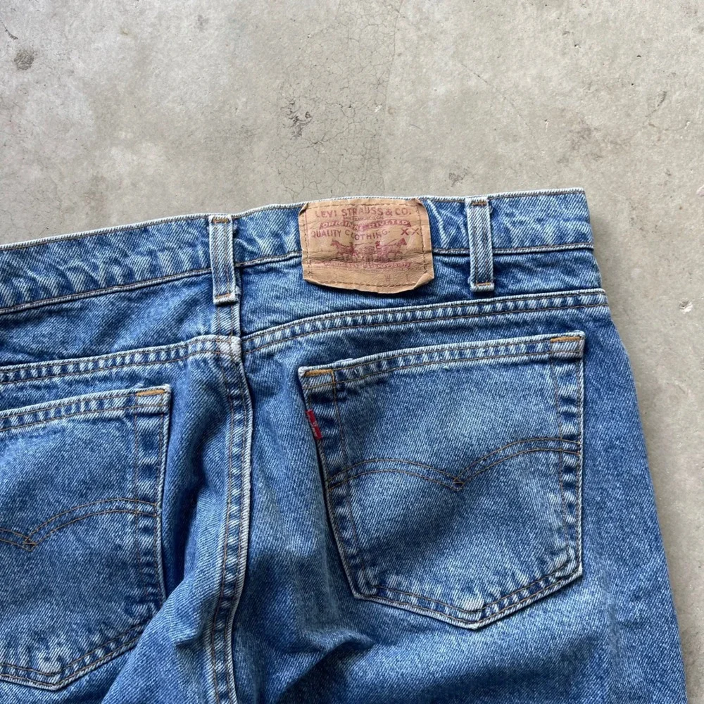 Vintage Levis 505 Regular Fit Jeans Mens 36x31 Blue Denim Made in USA 0290